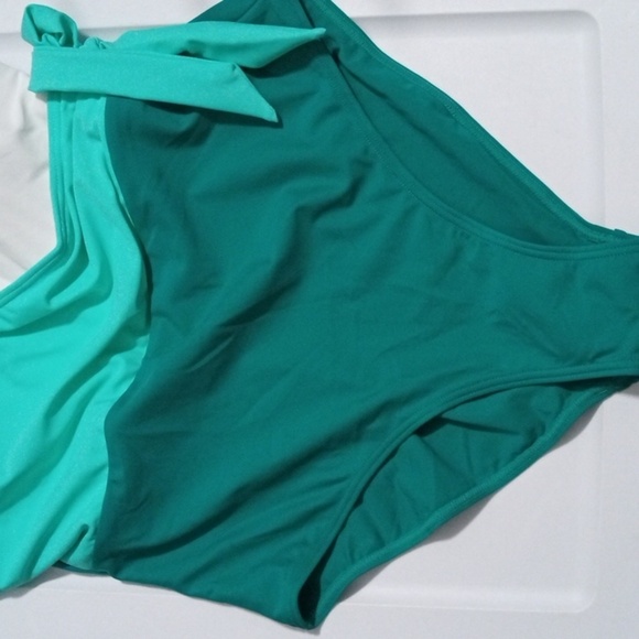 GREEN WHITE COLOR BLOCK V-NECK WRAP TIE ONE PIECE SWIMSUIT SIZE LARGE NWOT - Picture 4 of 8